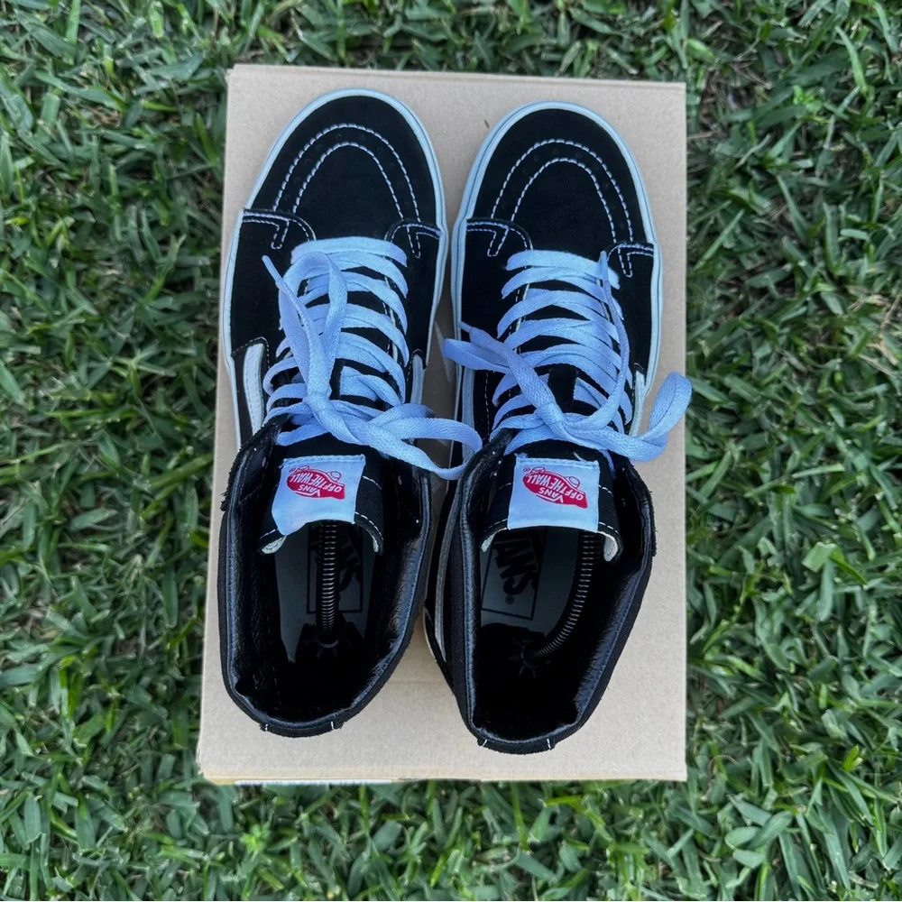 Vans Sk8-Hi - black/white skate shoes
(M 9.5  / W 11) - Picture 6 of 8